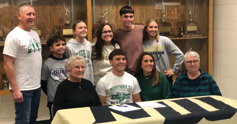 Dinkelman Signs To NW Missouri State Baseball